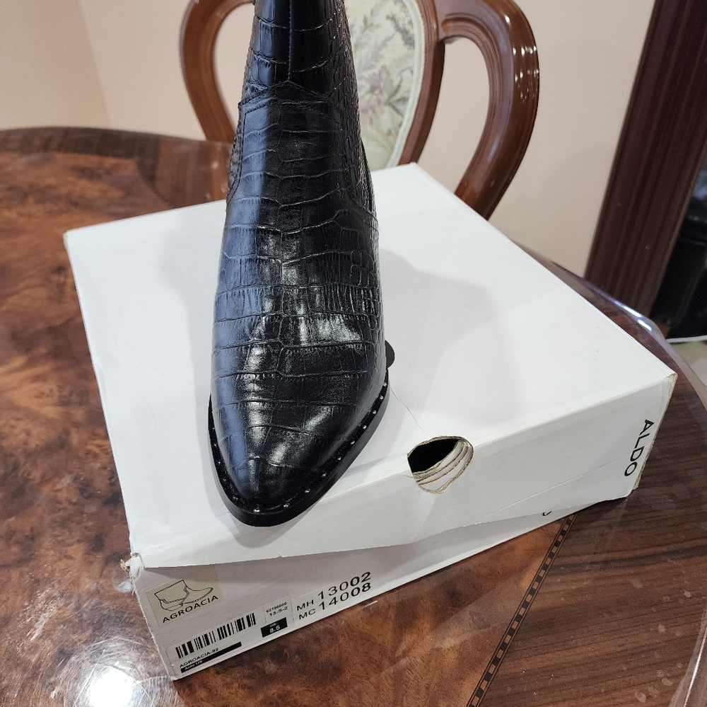 Boots - Picture 2 of 5
